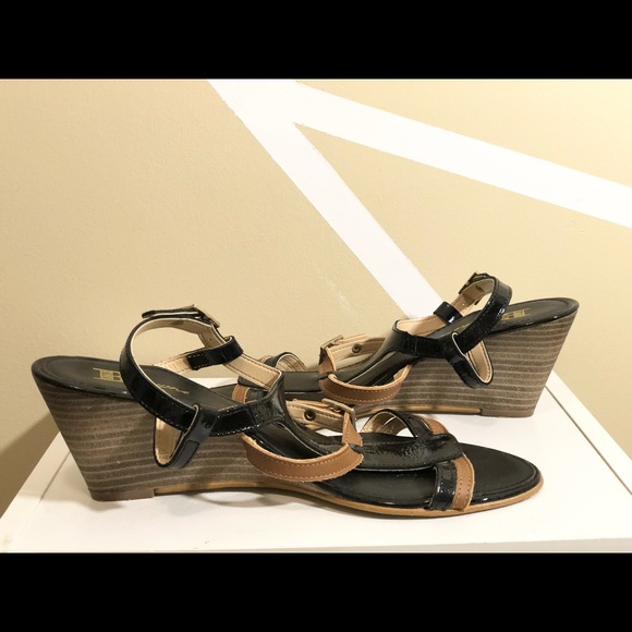 Browns Wedge Heels ( Size 7 ) - Picture 6 of 7